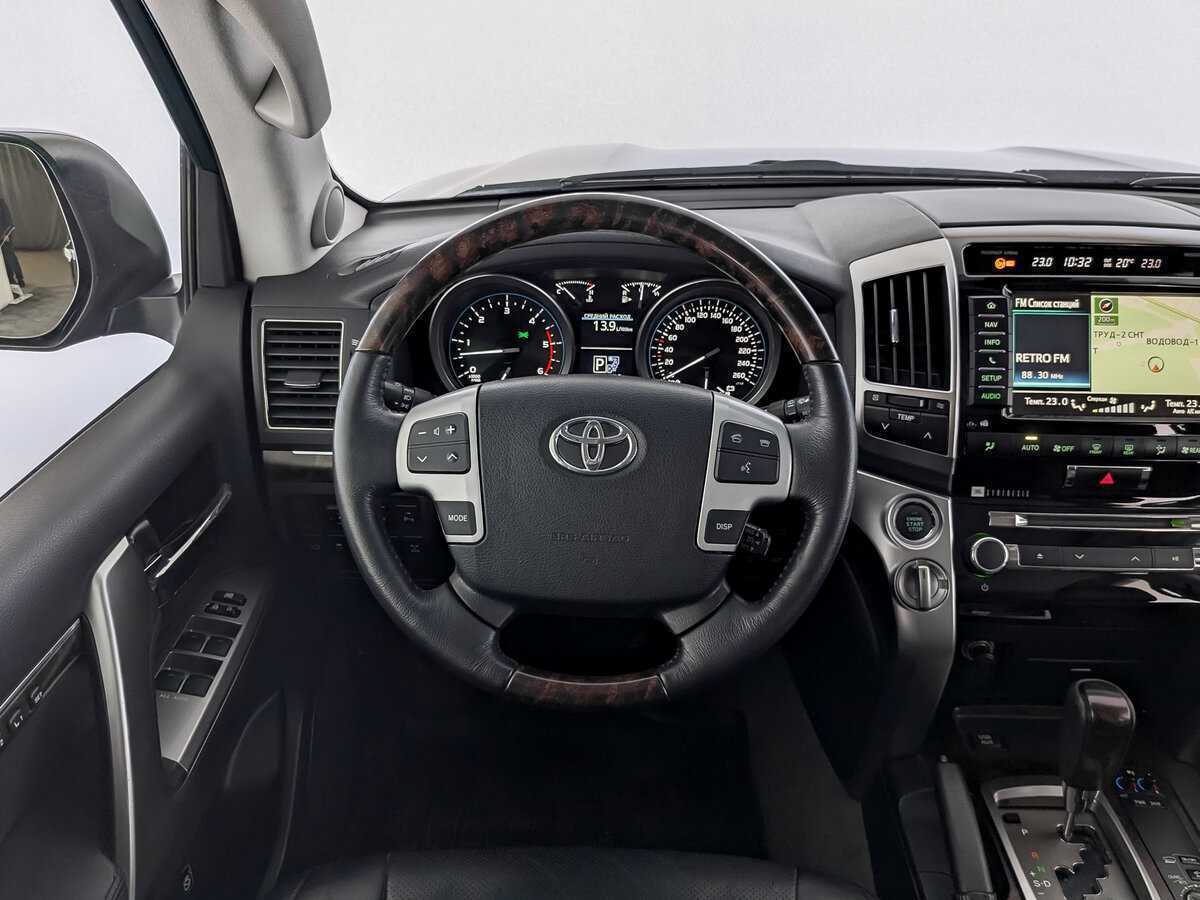 Купить Toyota Land Cruiser с пробегом. Фото: #21