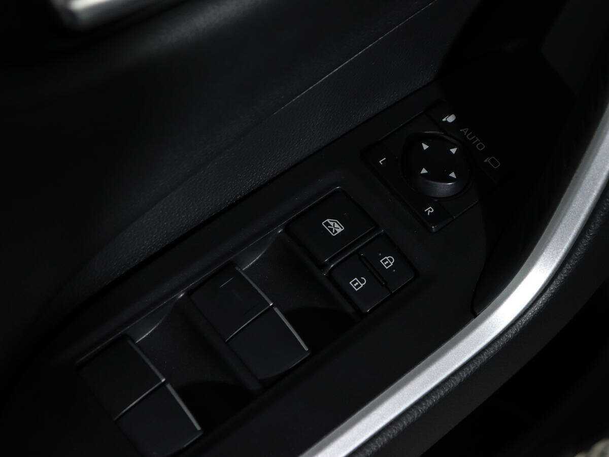 Купить Toyota RAV4 с пробегом. Фото: #18