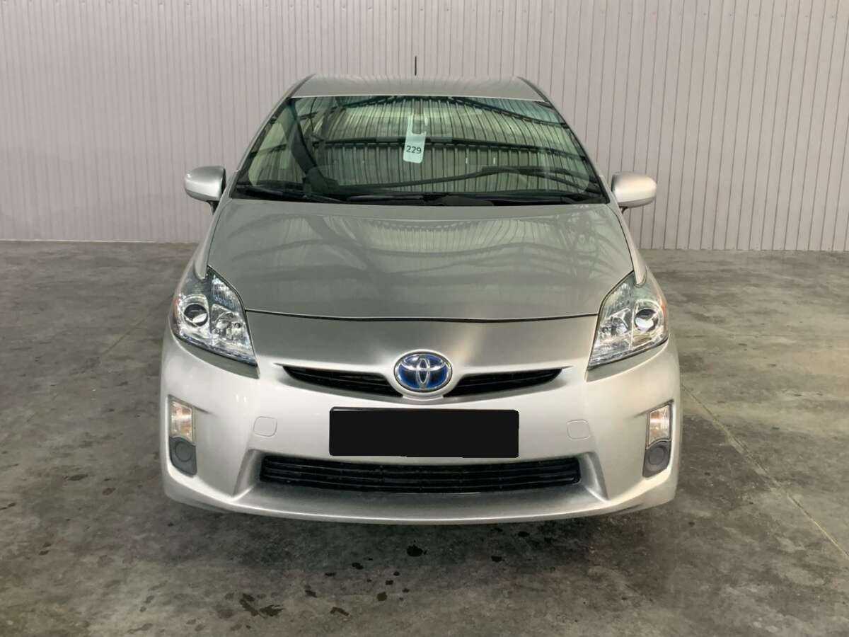Купить Toyota Prius с пробегом. Фото: #1