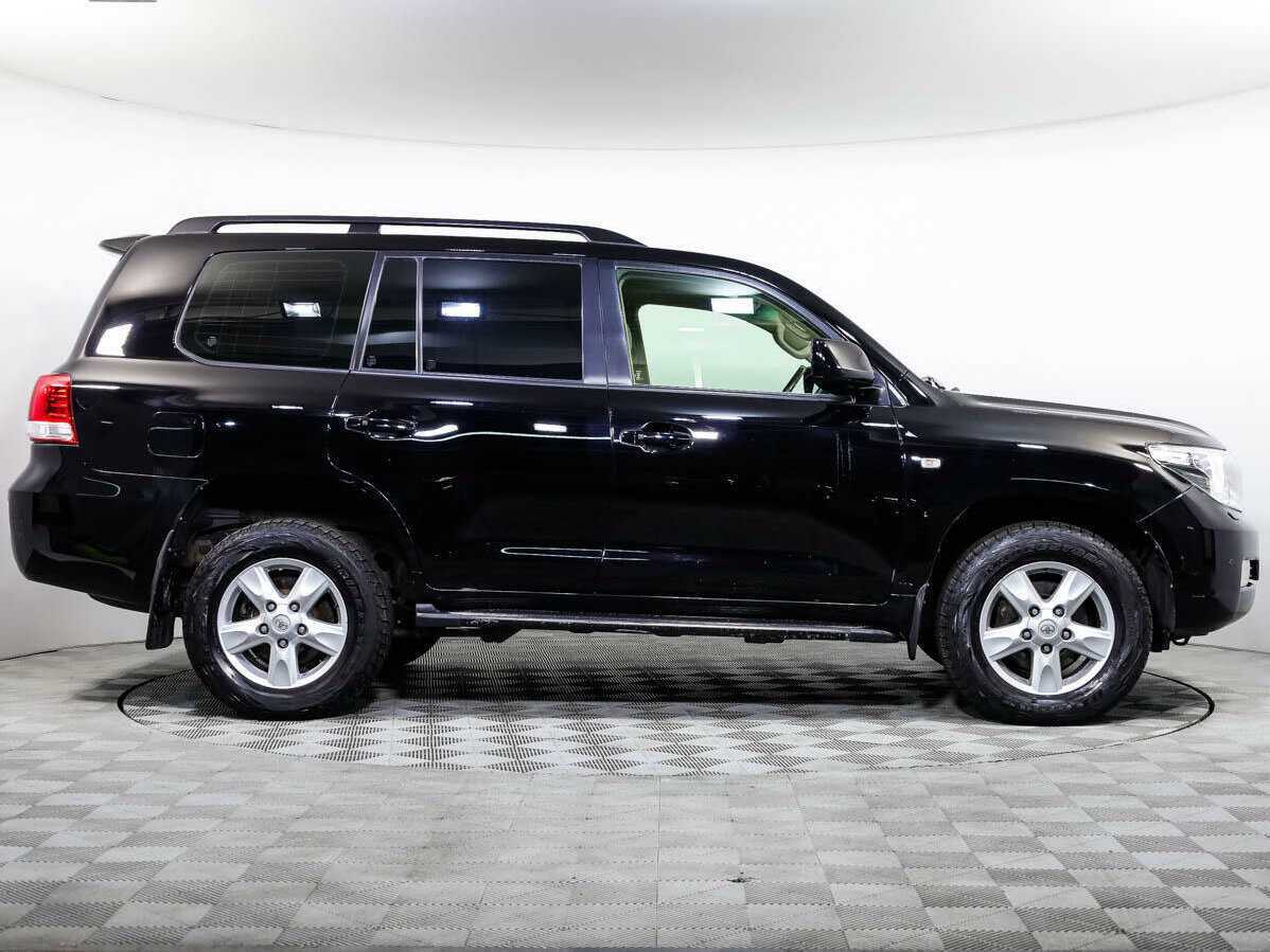 Купить Toyota Land Cruiser с пробегом. Фото: #2