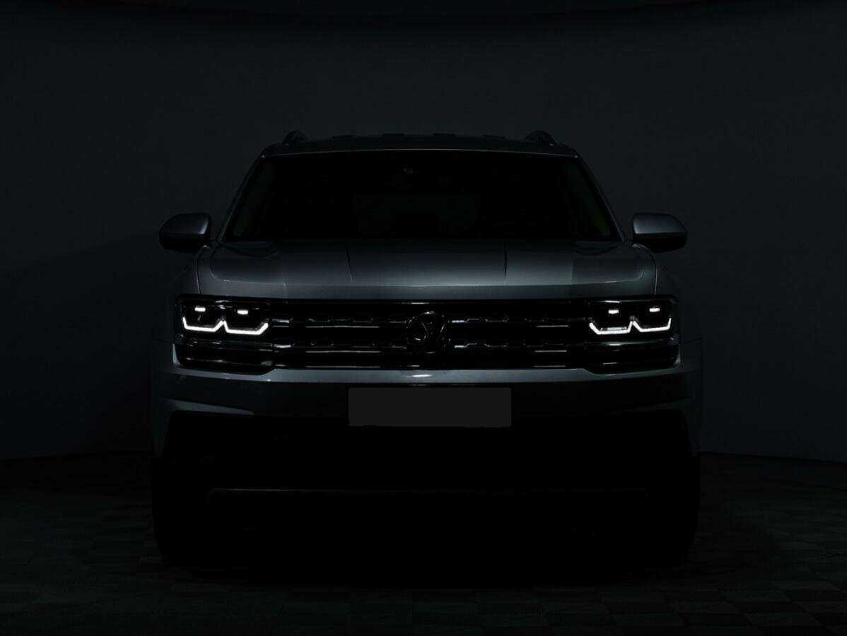 Купить Volkswagen Teramont с пробегом. Фото: #23