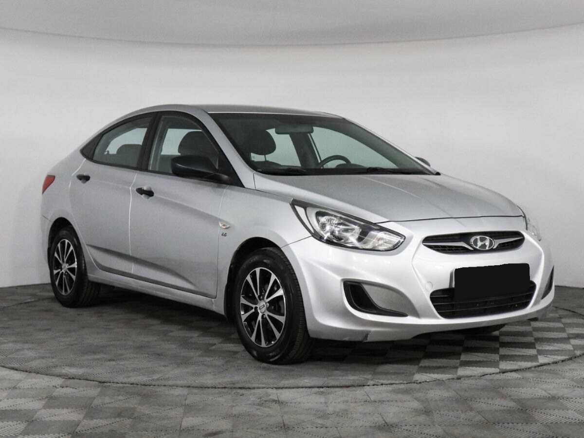 Купить Hyundai Solaris с пробегом. Фото: #2