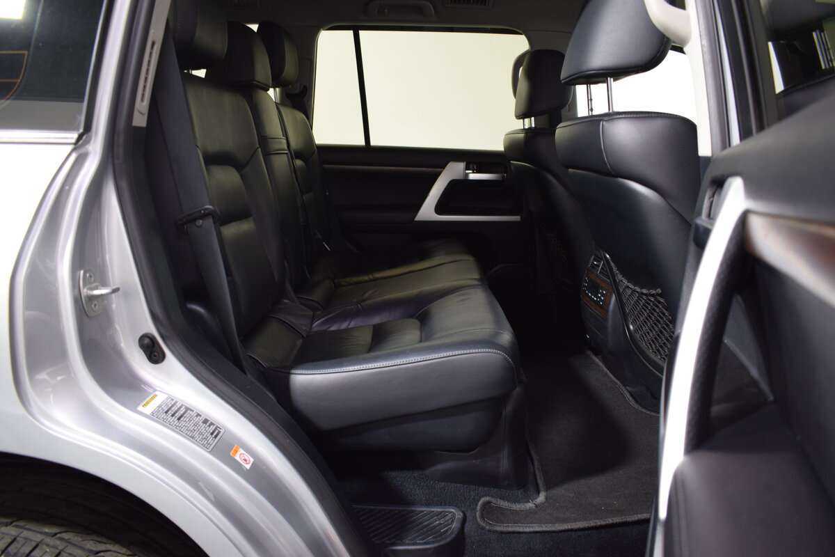 Купить Toyota Land Cruiser с пробегом. Фото: #18