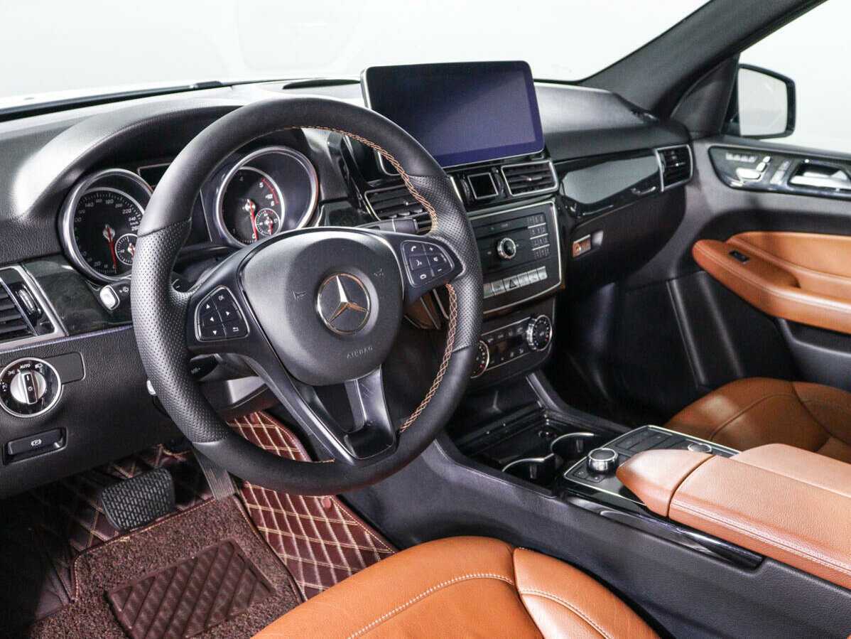 Купить Mercedes-Benz GLE с пробегом. Фото: #11