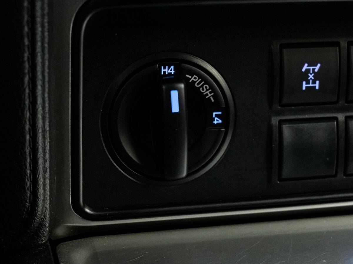 Купить Toyota Land Cruiser Prado с пробегом. Фото: #14