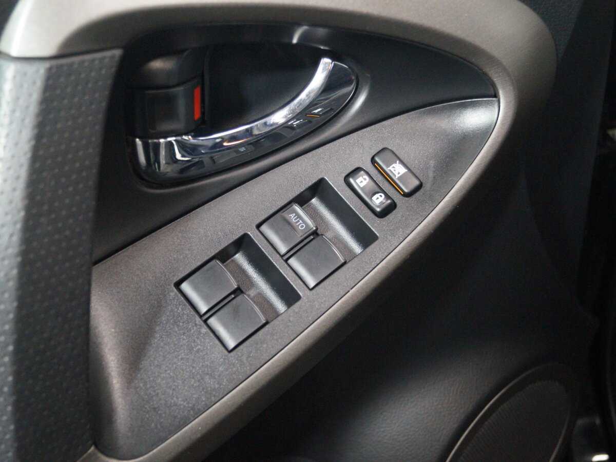 Купить Toyota RAV4 с пробегом. Фото: #11