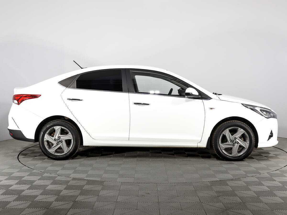Купить Hyundai Solaris с пробегом. Фото: #3