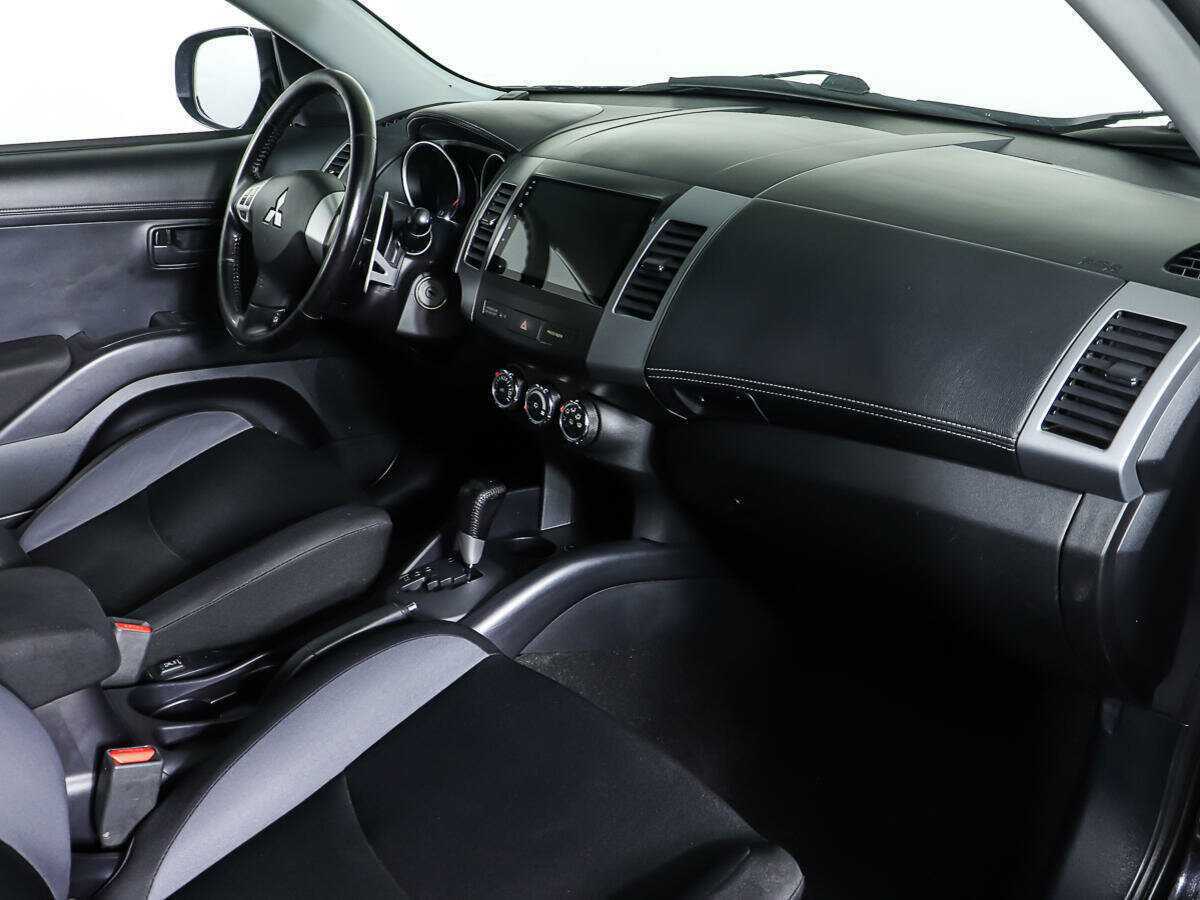 Купить Mitsubishi Outlander с пробегом. Фото: #7
