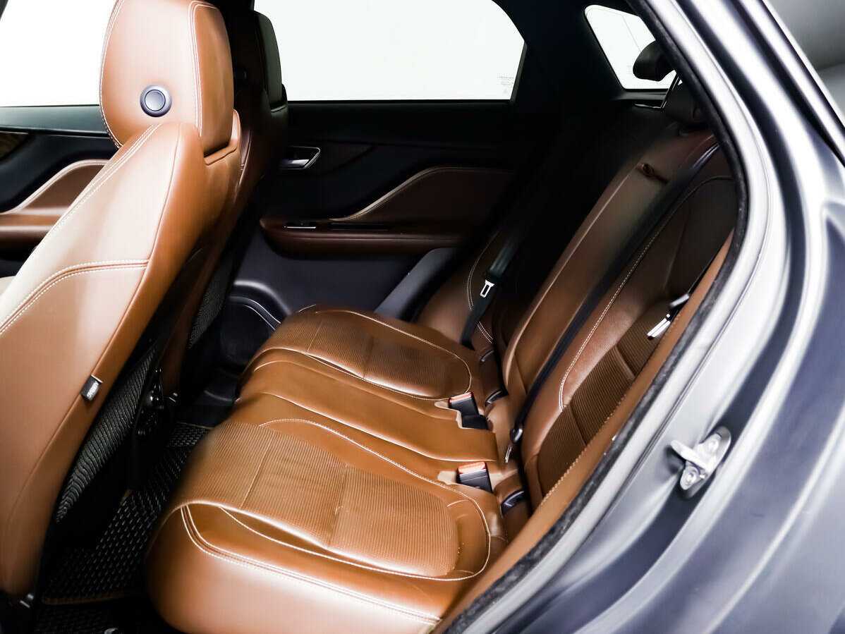 Купить Jaguar F-Pace с пробегом. Фото: #12