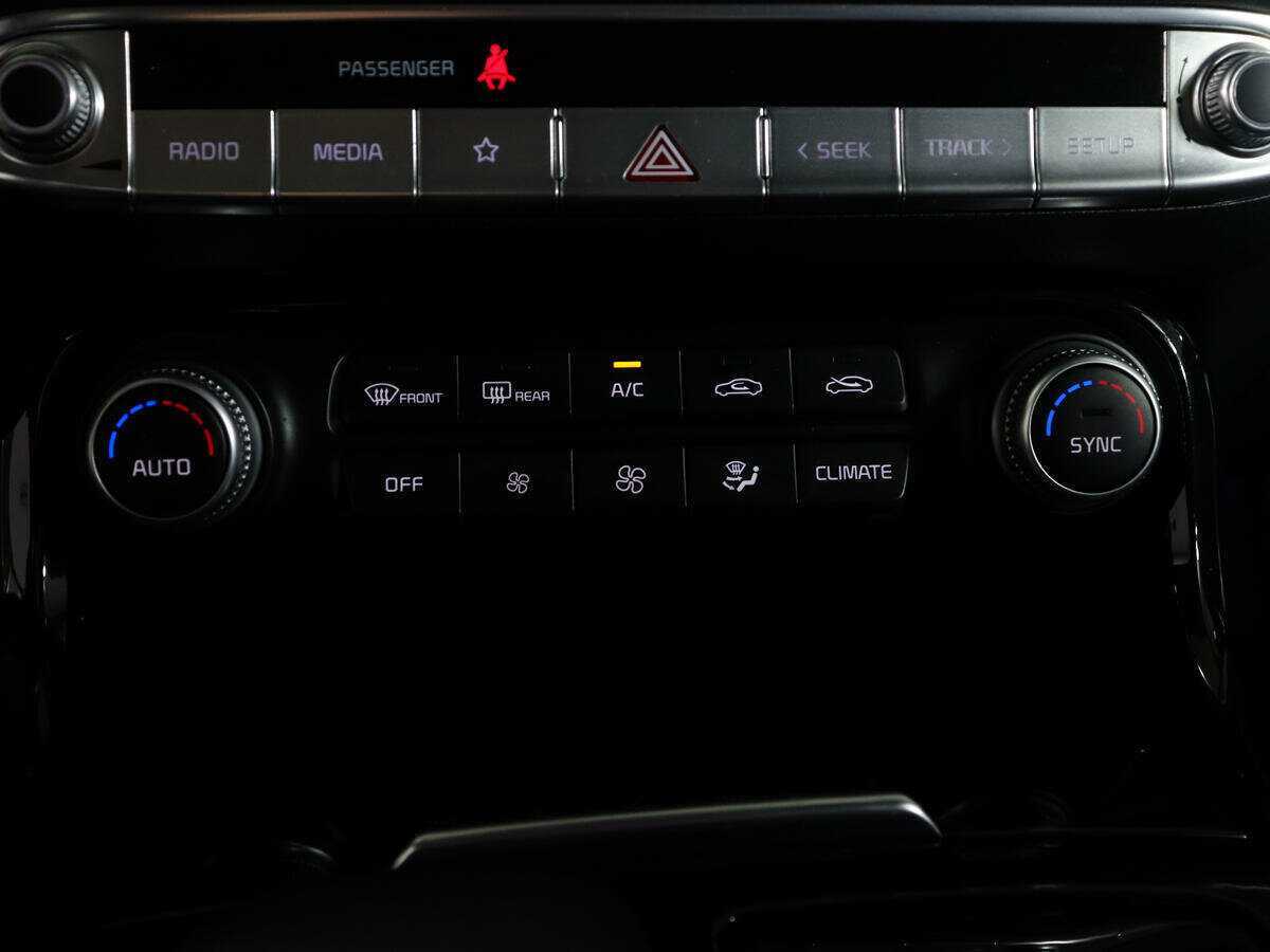 Купить Kia Stinger с пробегом. Фото: #23