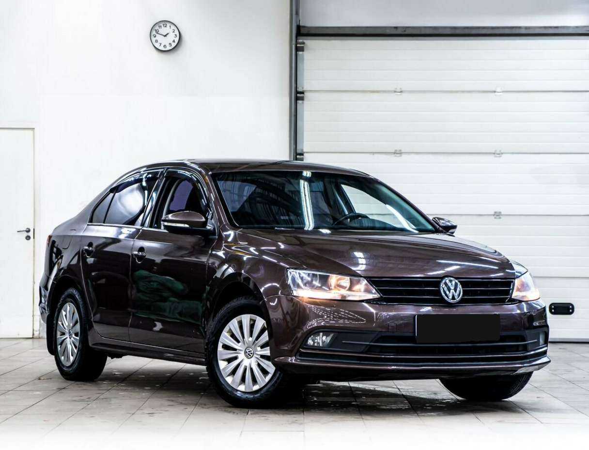 Купить Volkswagen Jetta с пробегом. Фото: #1