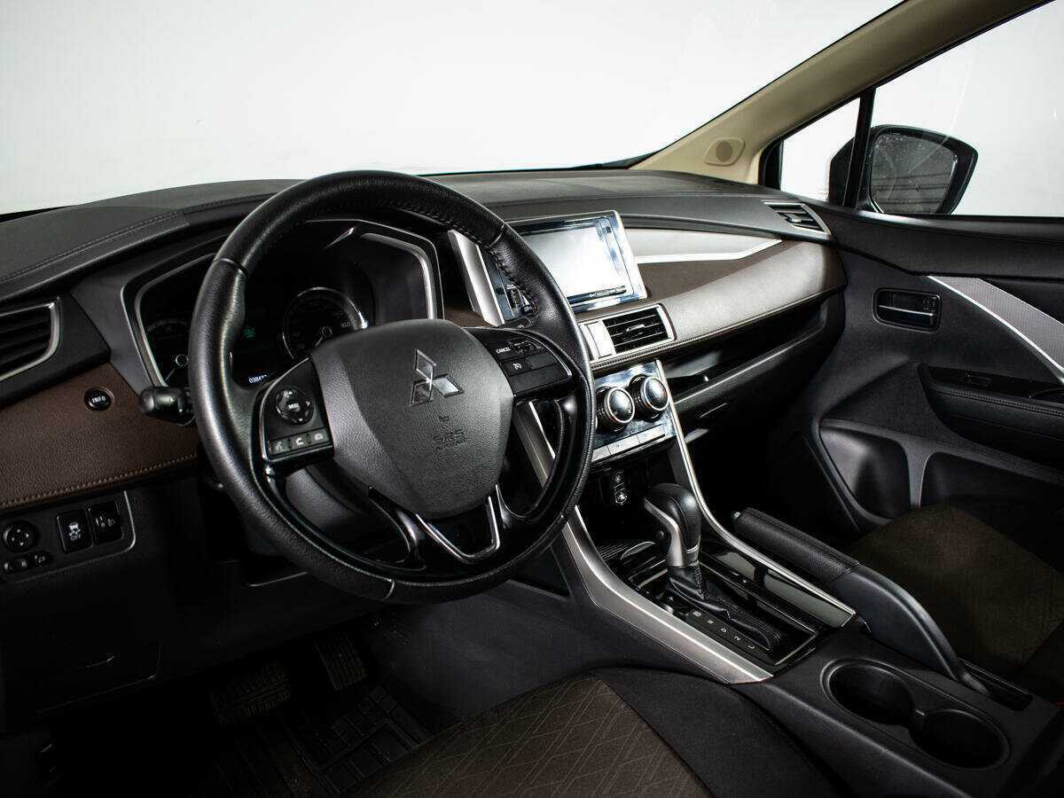 Купить Mitsubishi Xpander с пробегом. Фото: #13