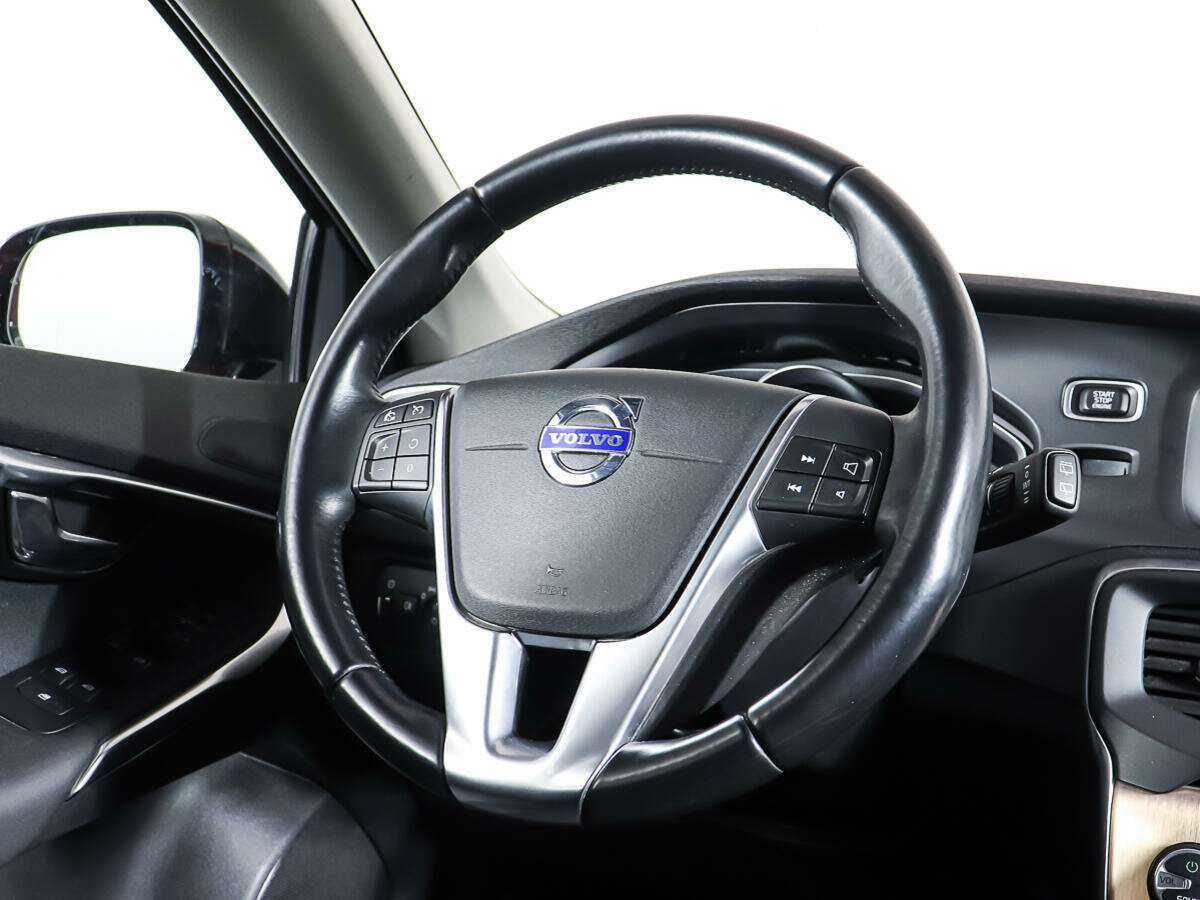 Купить Volvo V40 Cross Country с пробегом. Фото: #14