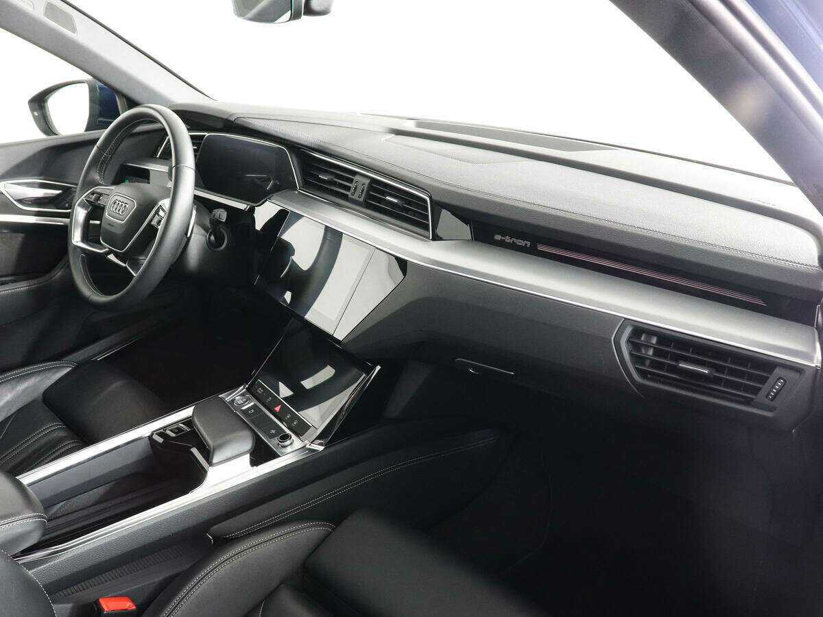 Купить Audi e-tron с пробегом. Фото: #9