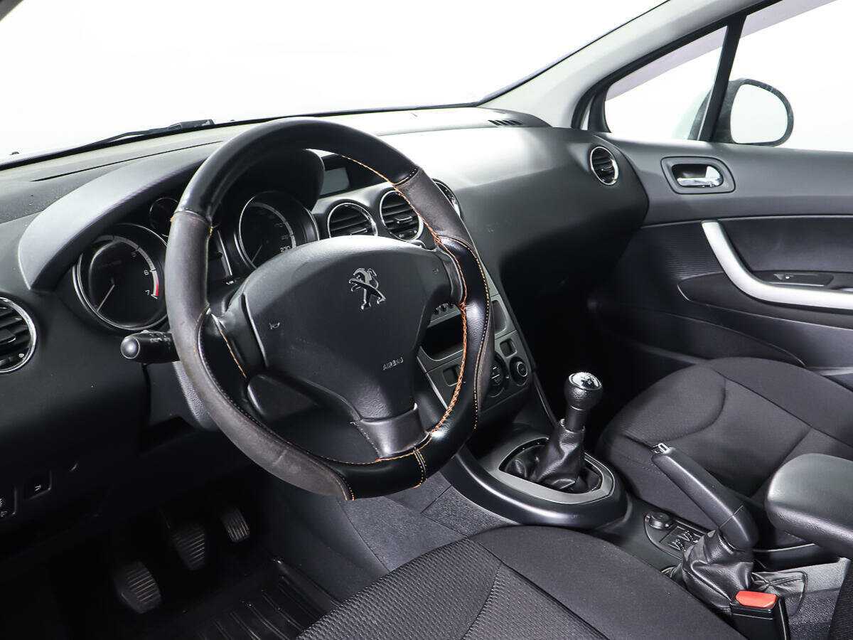 Купить Peugeot 408 с пробегом. Фото: #11