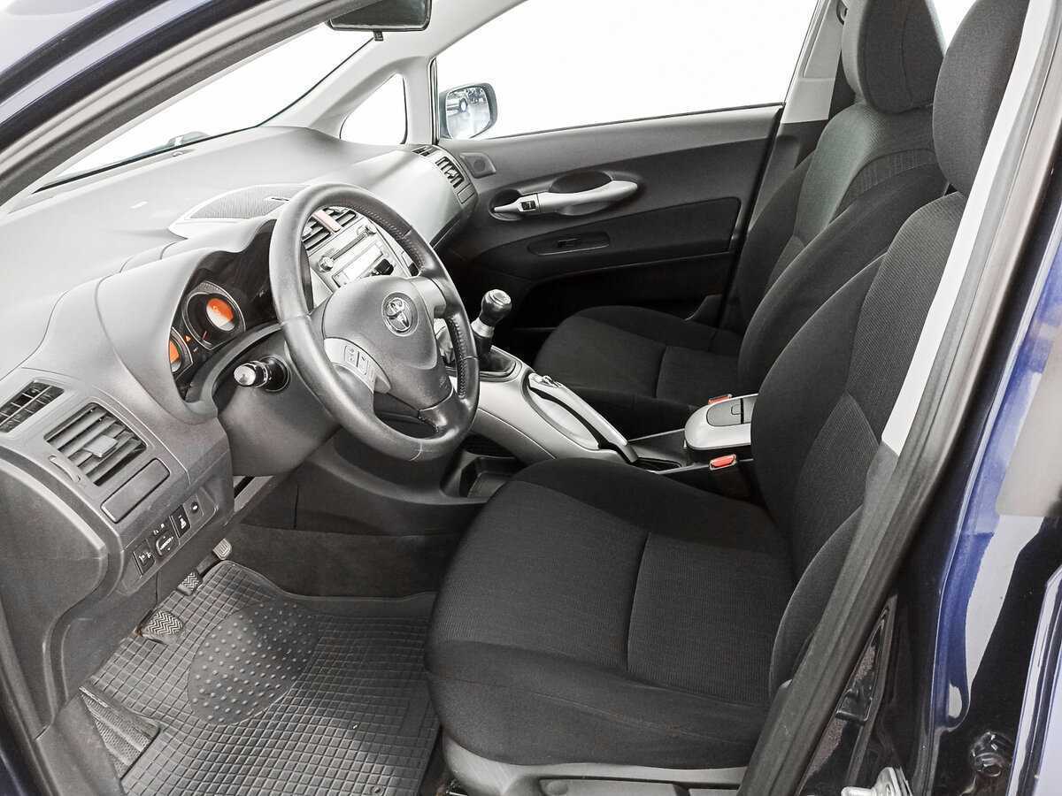 Купить Toyota Auris с пробегом. Фото: #13