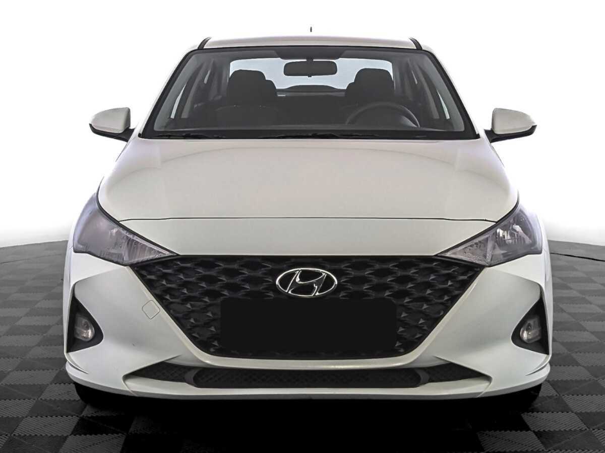 Купить Hyundai Solaris с пробегом. Фото: #1