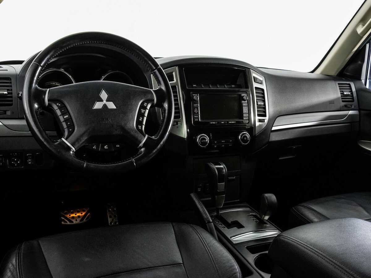 Купить Mitsubishi Pajero с пробегом. Фото: #8