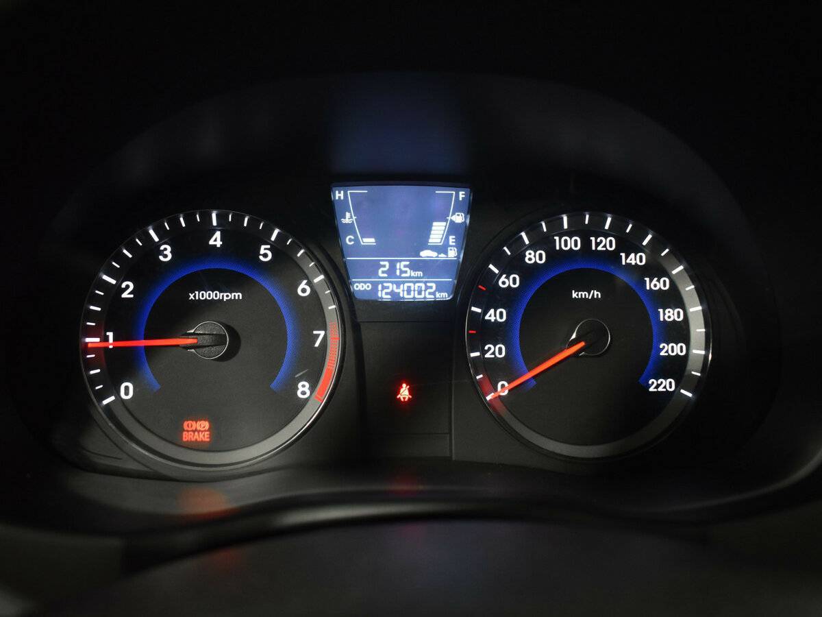 Купить Hyundai Solaris с пробегом. Фото: #12