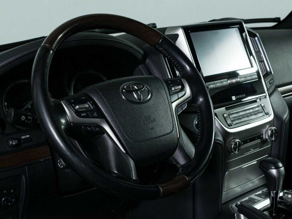 Купить Toyota Land Cruiser с пробегом. Фото: #12