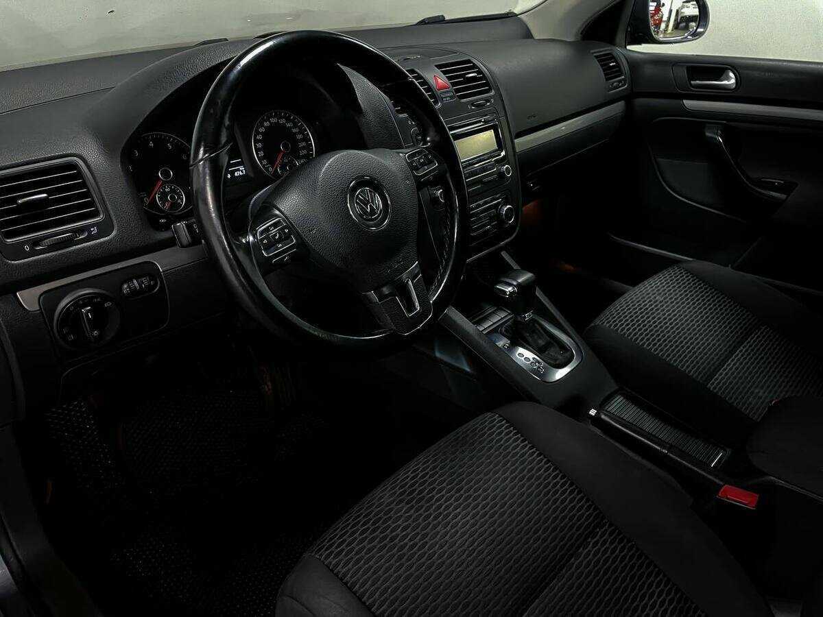 Купить Volkswagen Jetta с пробегом. Фото: #8