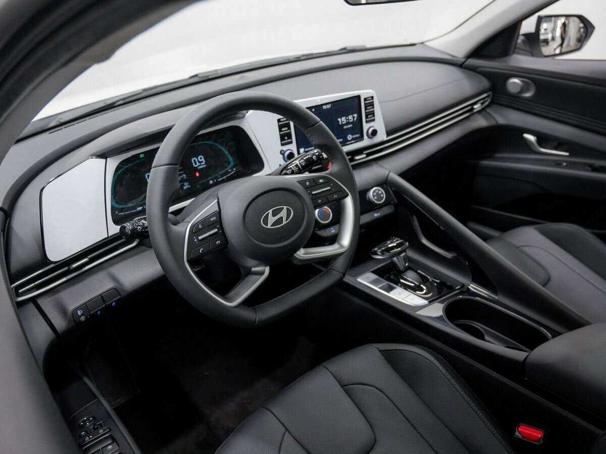 Купить Hyundai Elantra с пробегом. Фото: #13