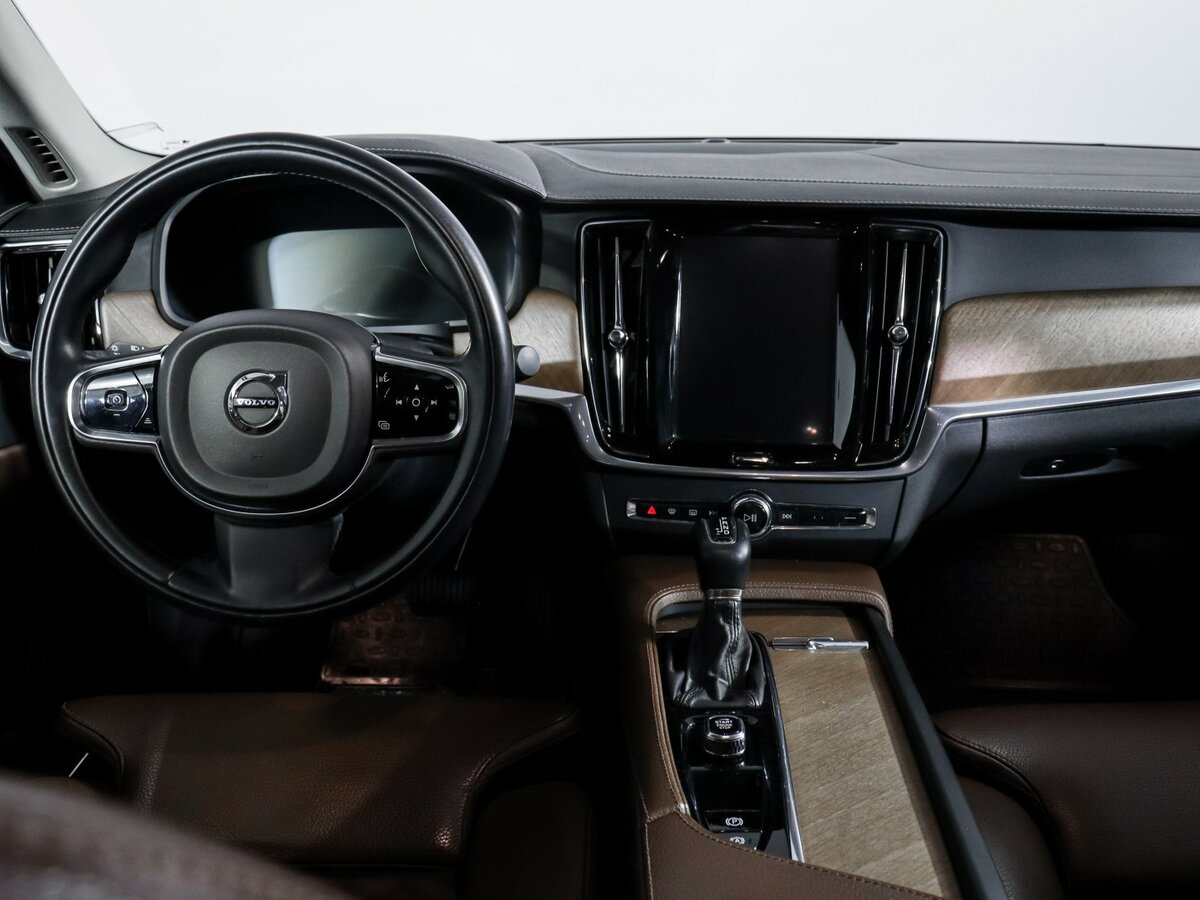 Купить Volvo S90 с пробегом. Фото: #9