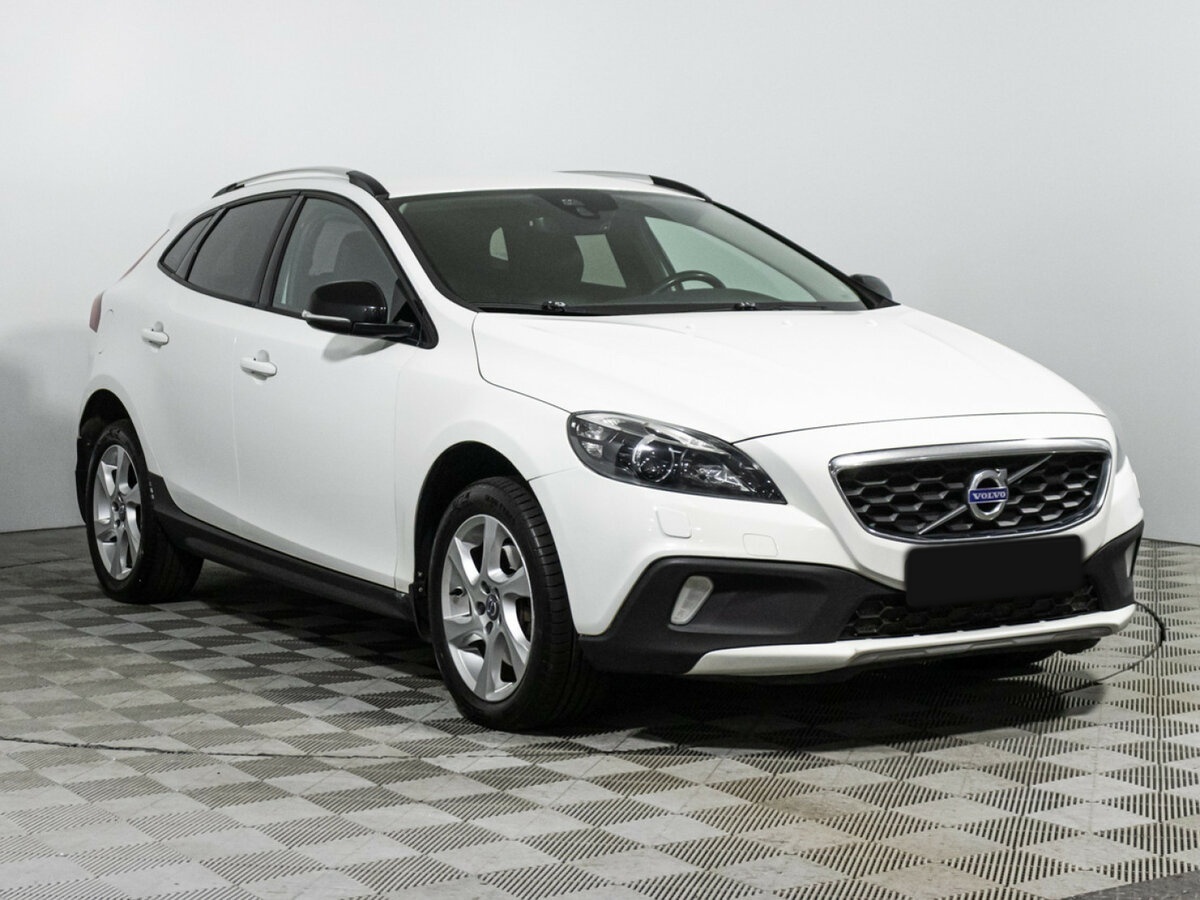 Купить Volvo V40 Cross Country с пробегом. Фото: #2