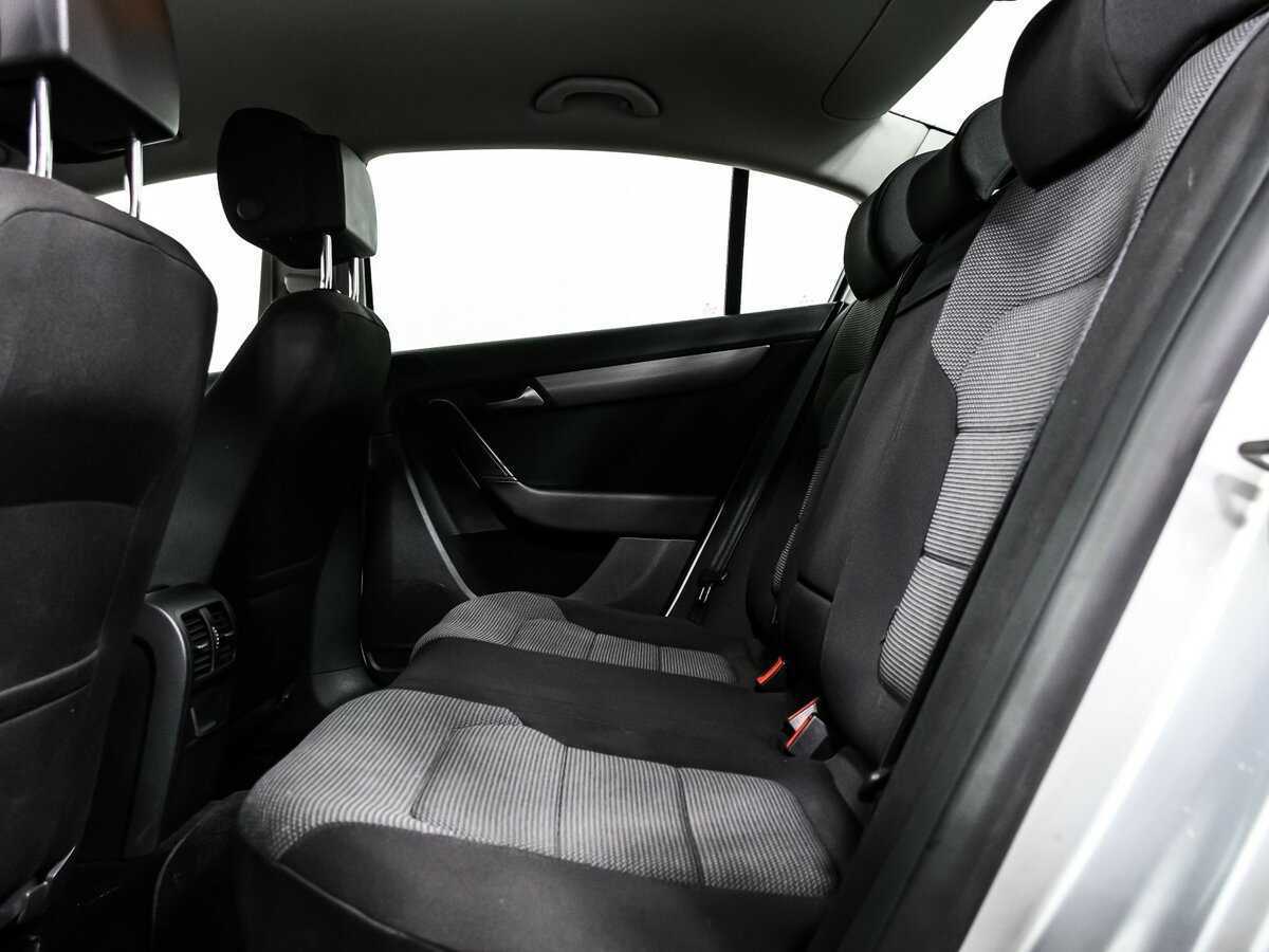 Купить Volkswagen Passat с пробегом. Фото: #12