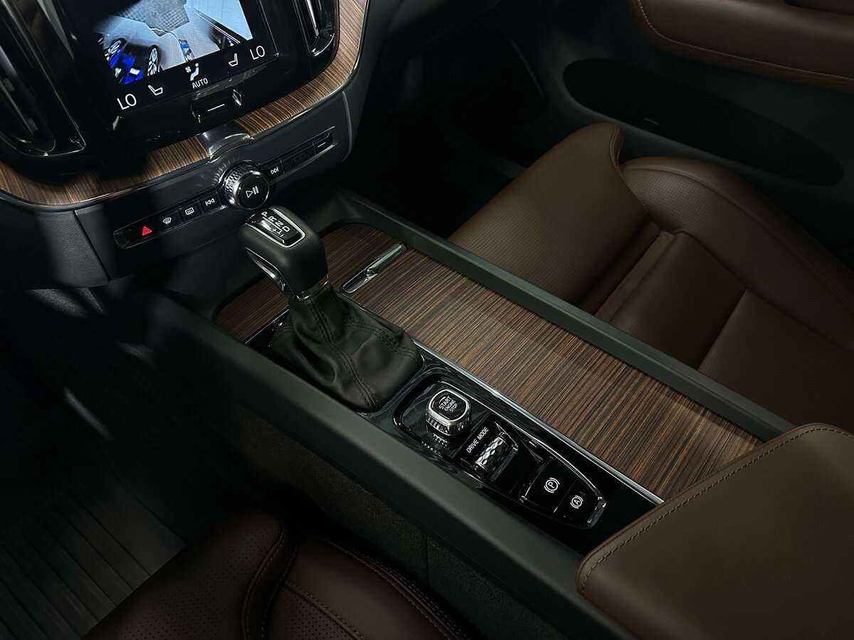 Купить Volvo XC60 с пробегом. Фото: #18