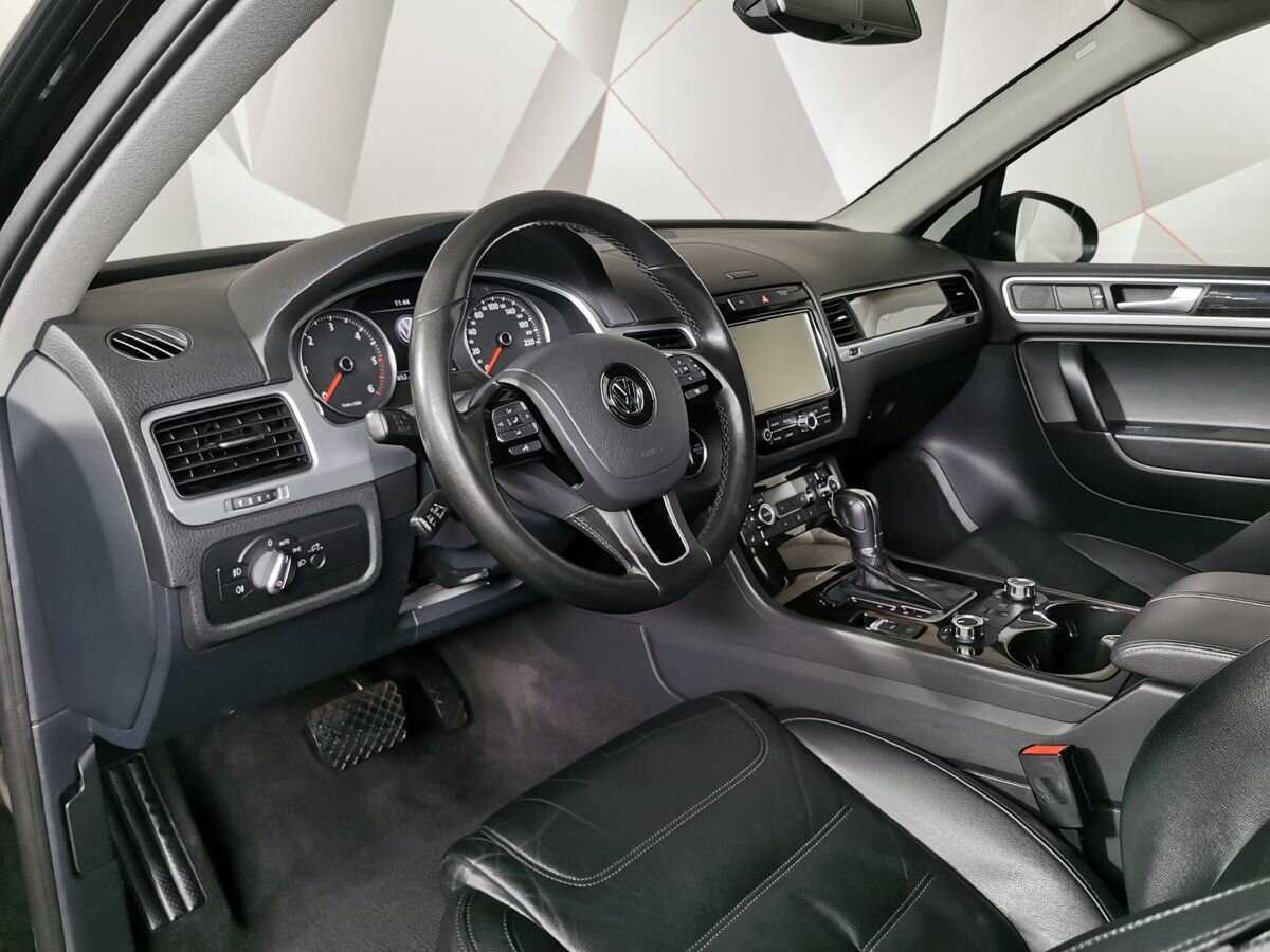 Купить Volkswagen Touareg с пробегом. Фото: #13
