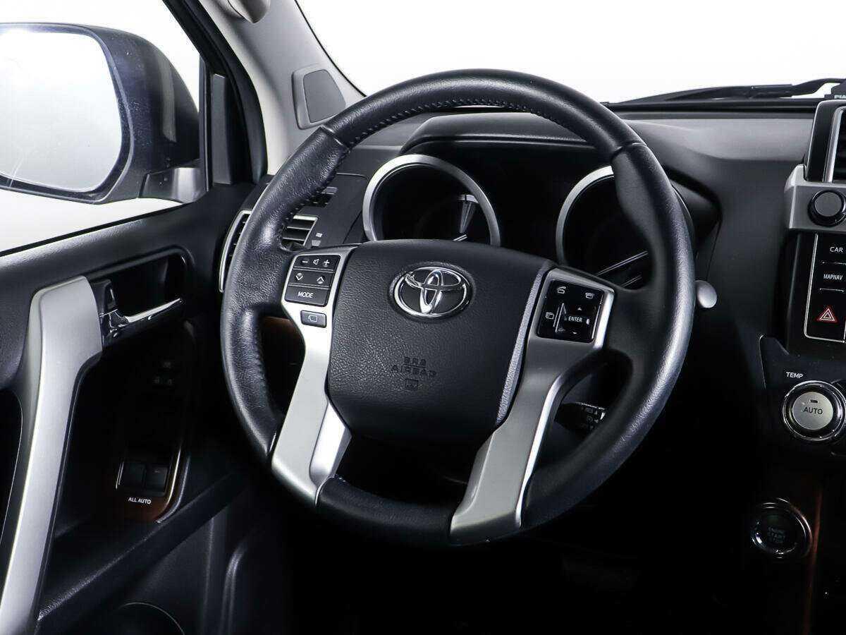 Купить Toyota Land Cruiser Prado с пробегом. Фото: #14