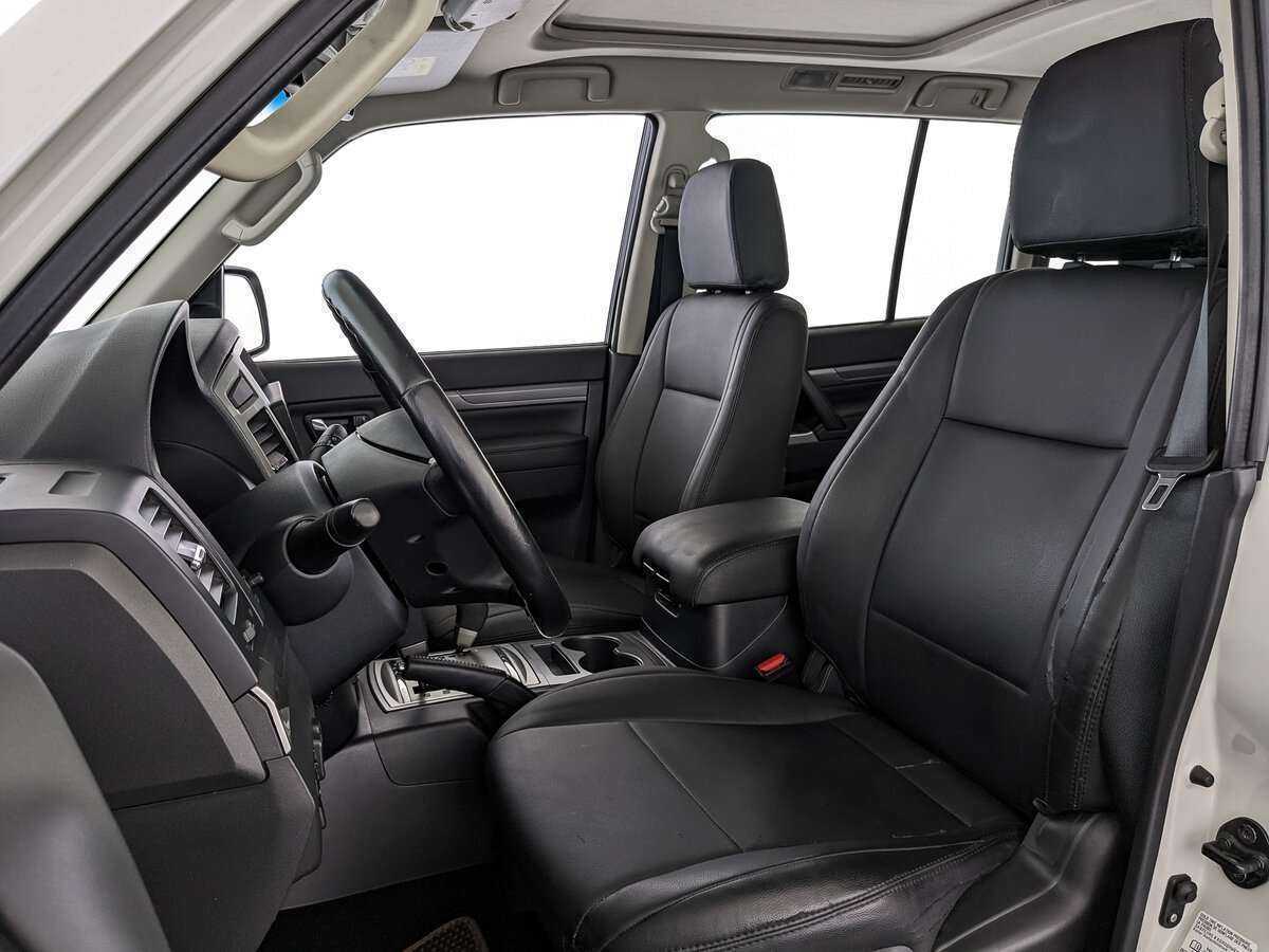 Купить Mitsubishi Pajero с пробегом. Фото: #15