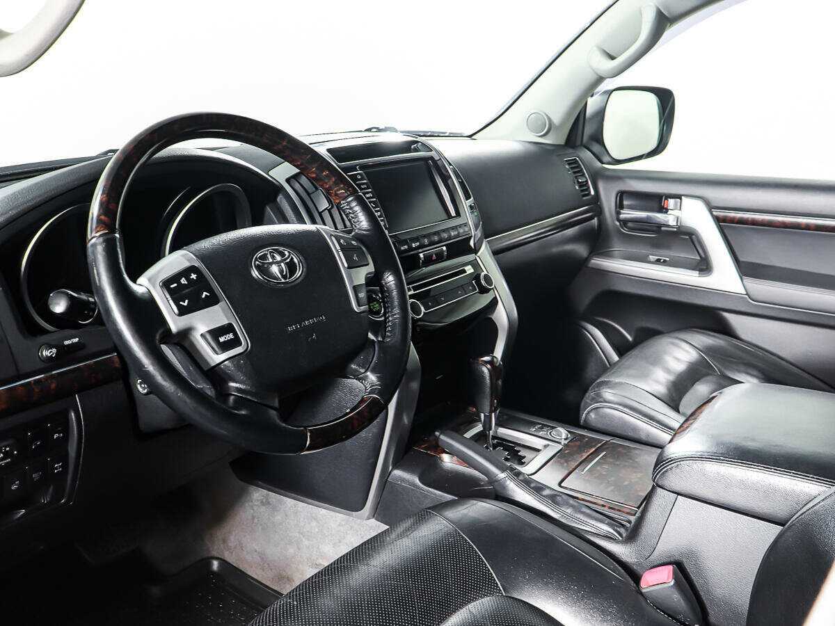 Купить Toyota Land Cruiser с пробегом. Фото: #18