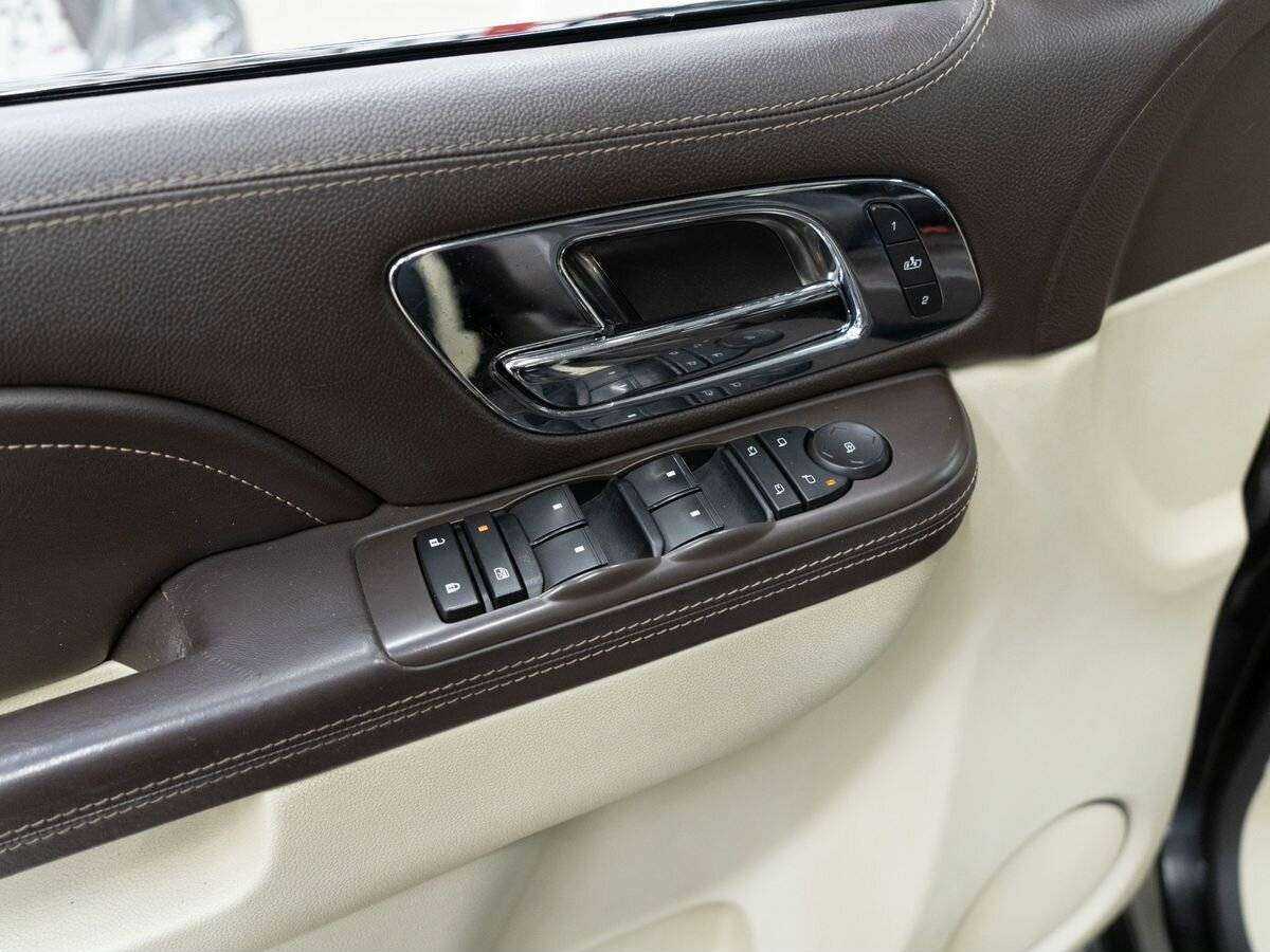 Купить Cadillac Escalade с пробегом. Фото: #15