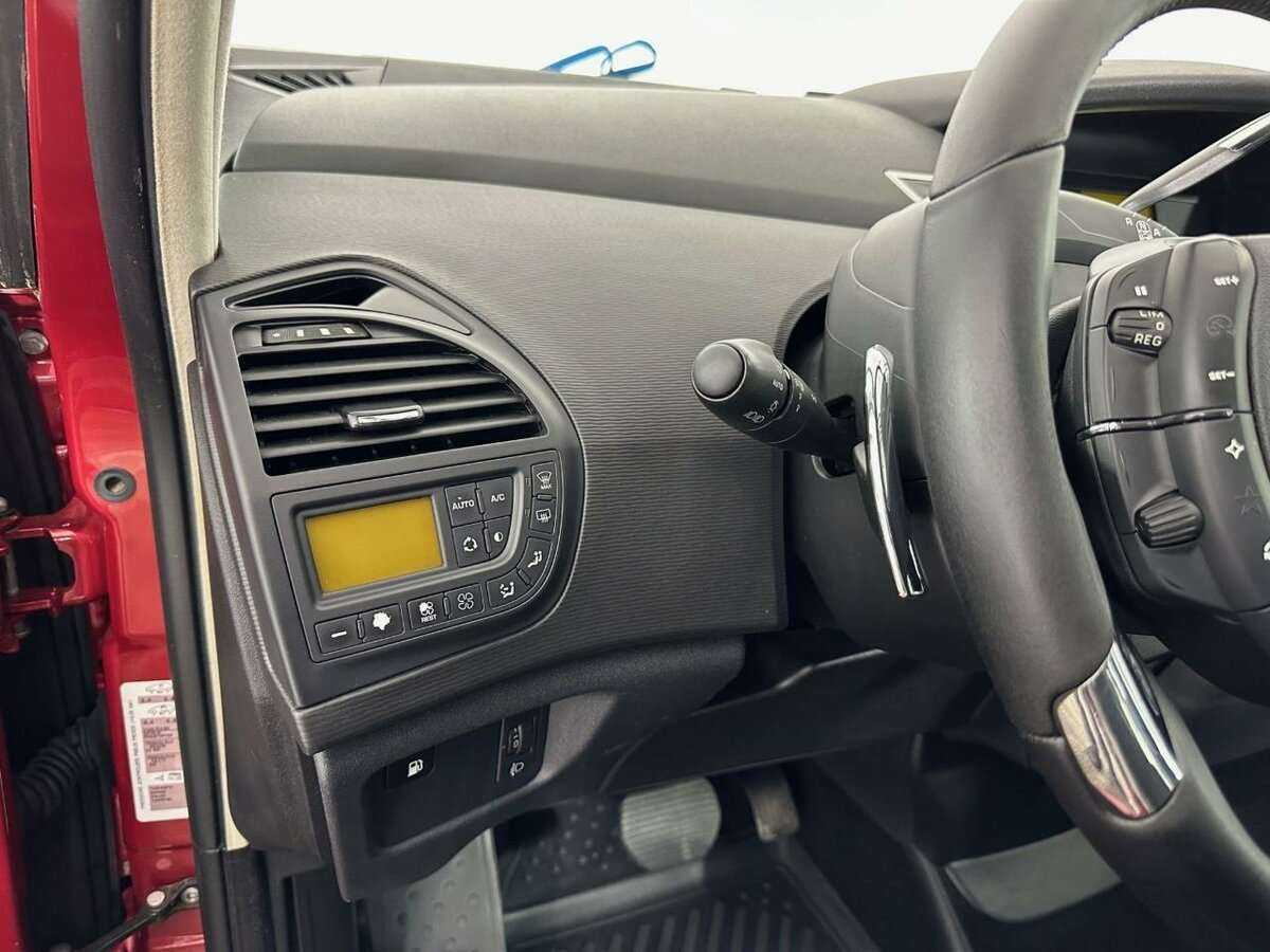 Купить Citroen C4 Picasso с пробегом. Фото: #7