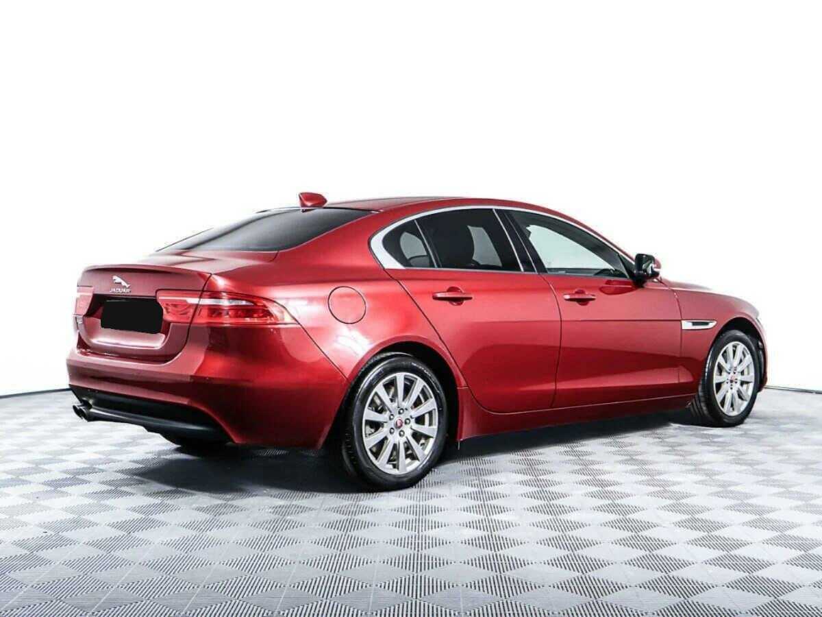Купить Jaguar XE с пробегом. Фото: #4