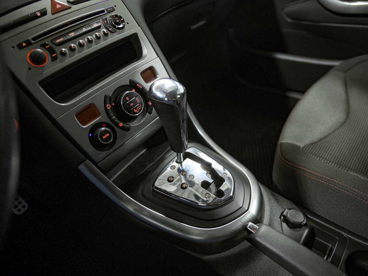 Купить Peugeot 308 с пробегом. Фото: #9