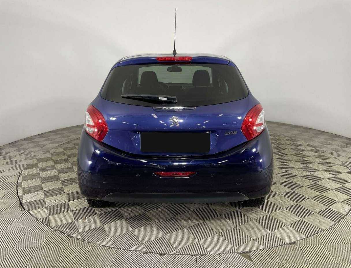 Купить Peugeot 208 с пробегом. Фото: #2