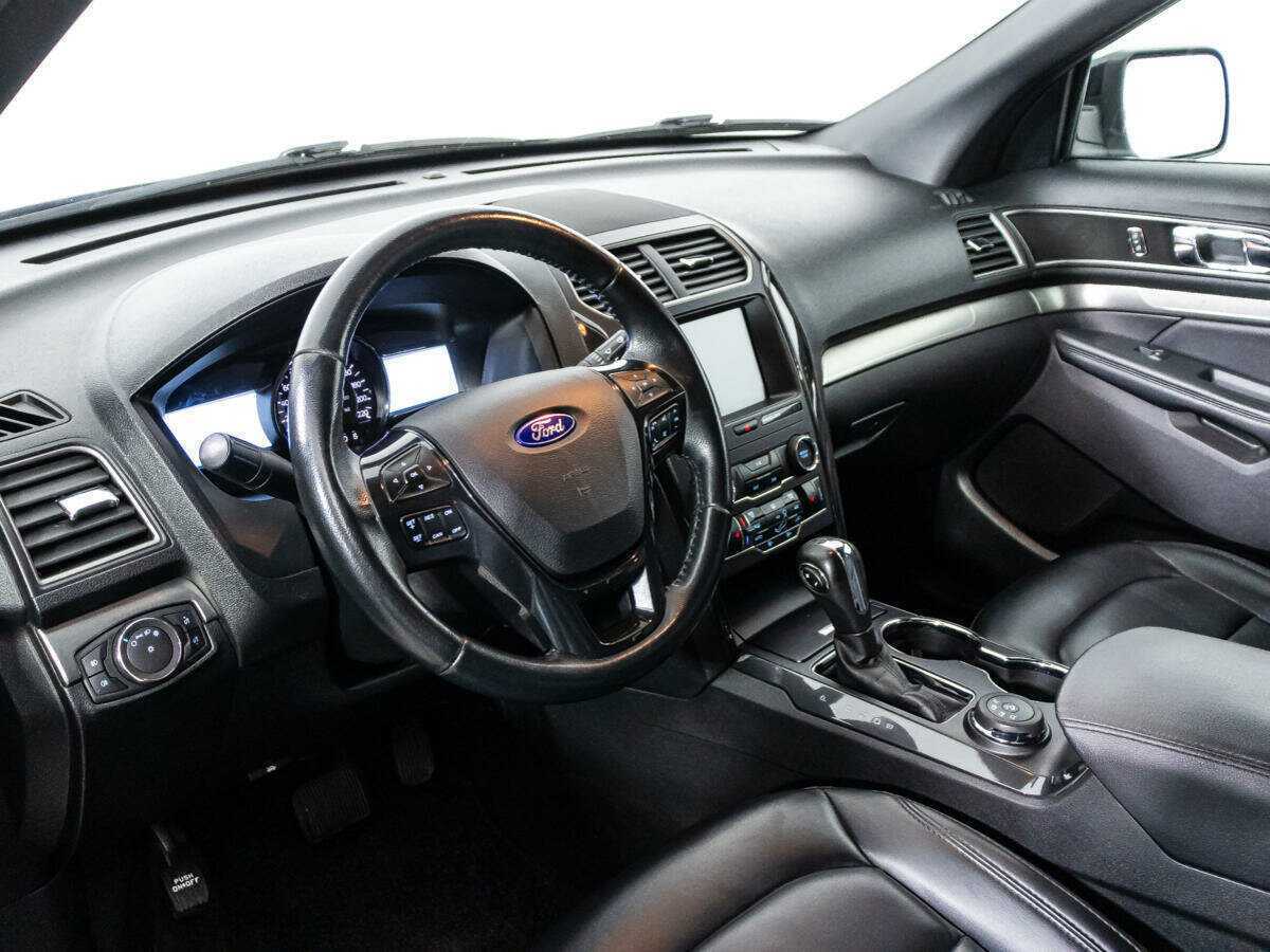 Купить Ford Explorer с пробегом. Фото: #10