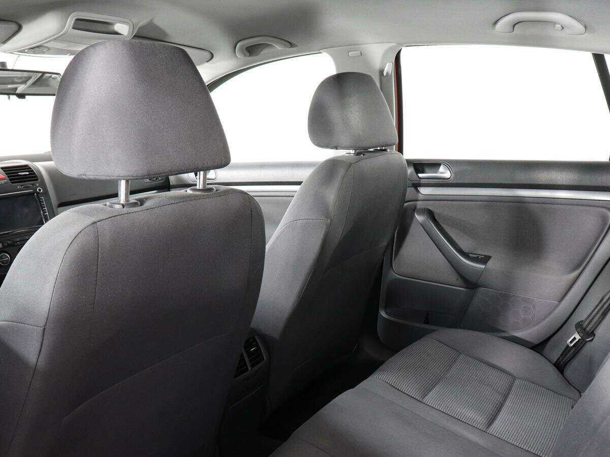 Купить Volkswagen Jetta с пробегом. Фото: #7