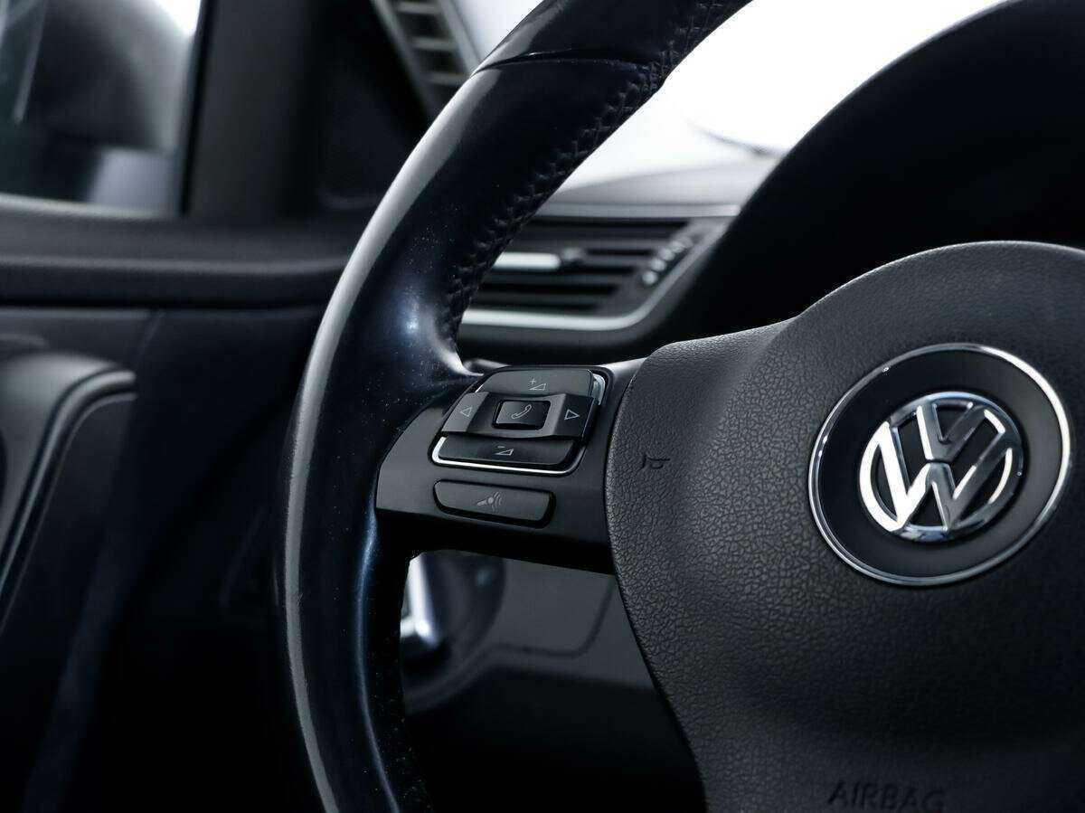 Купить Volkswagen Passat с пробегом. Фото: #11