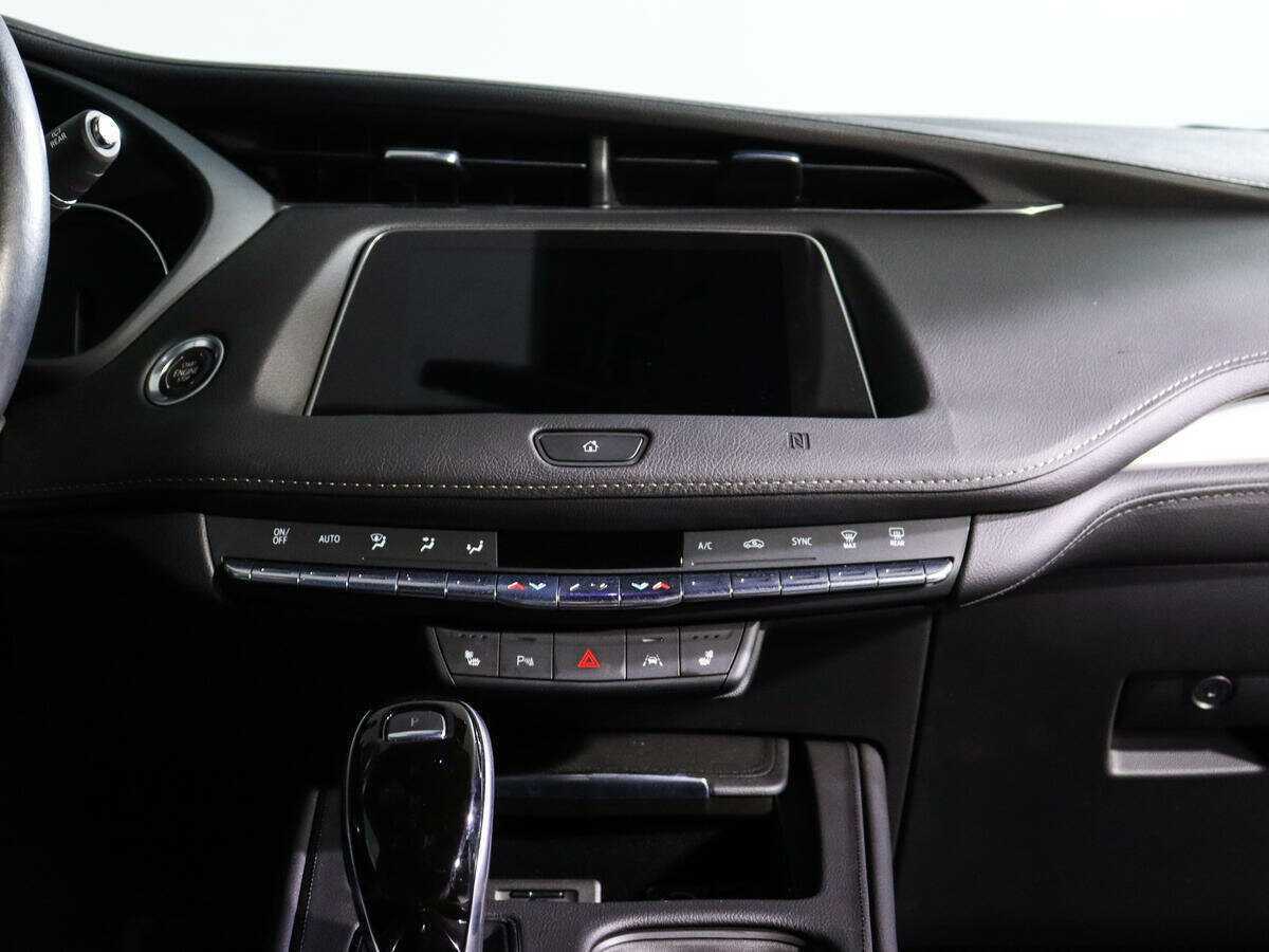 Купить Cadillac XT4 с пробегом. Фото: #12