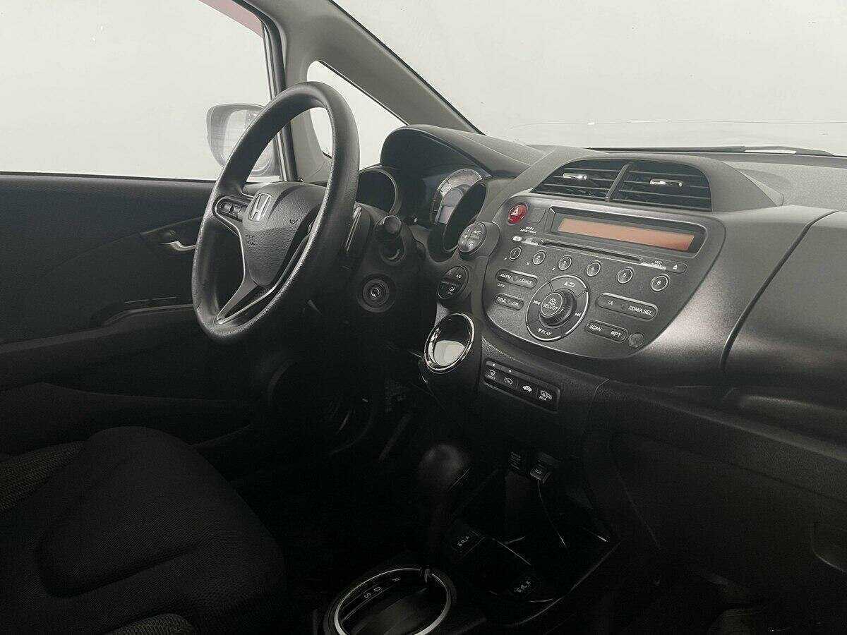 Купить Honda Jazz с пробегом. Фото: #8