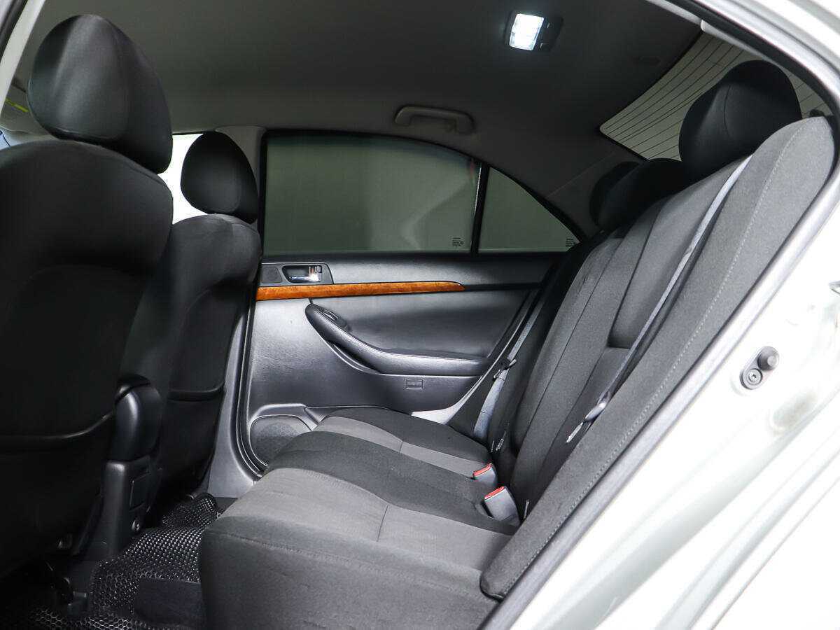 Купить Toyota Avensis с пробегом. Фото: #8