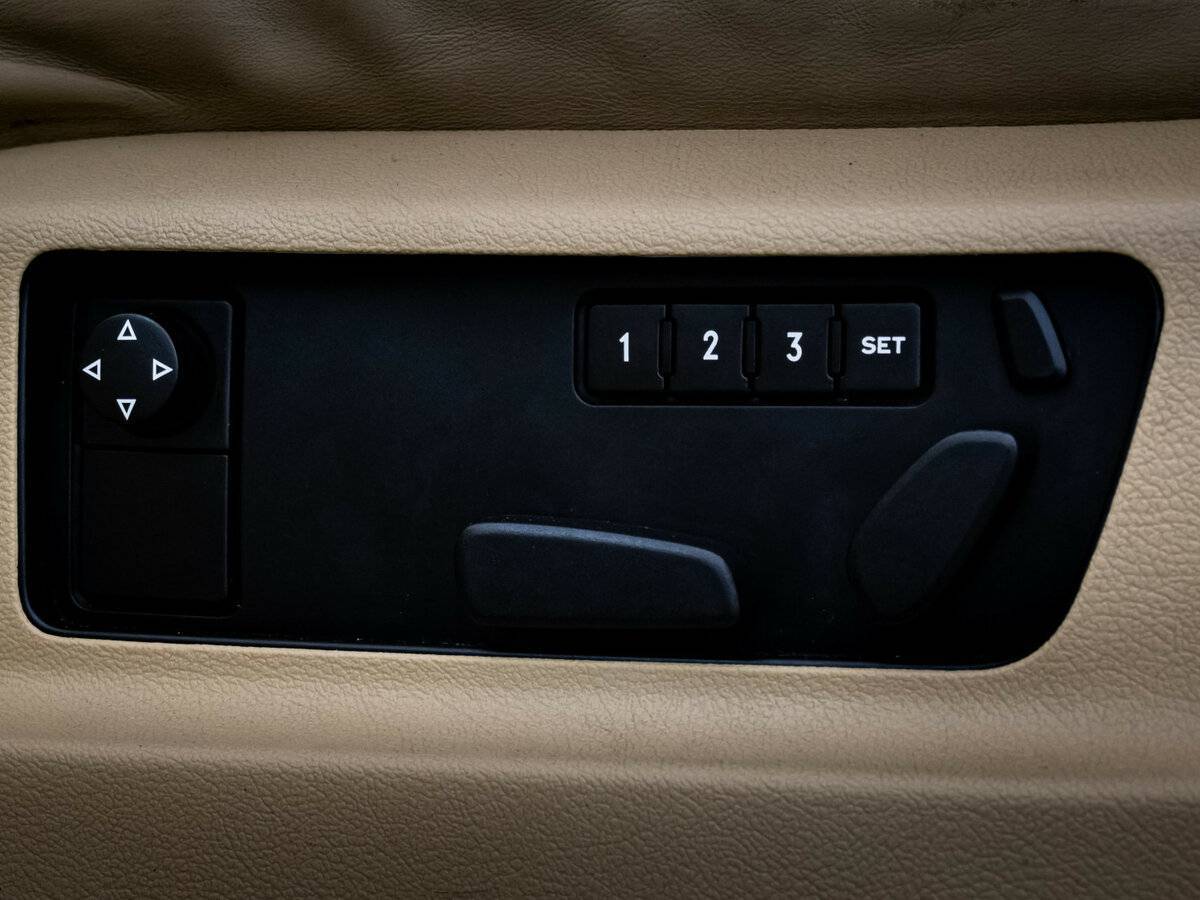 Купить Volkswagen Touareg с пробегом. Фото: #17