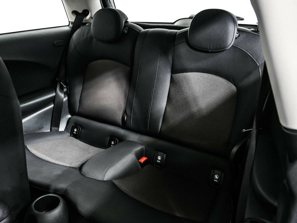 Купить Mini Hatch с пробегом. Фото: #11