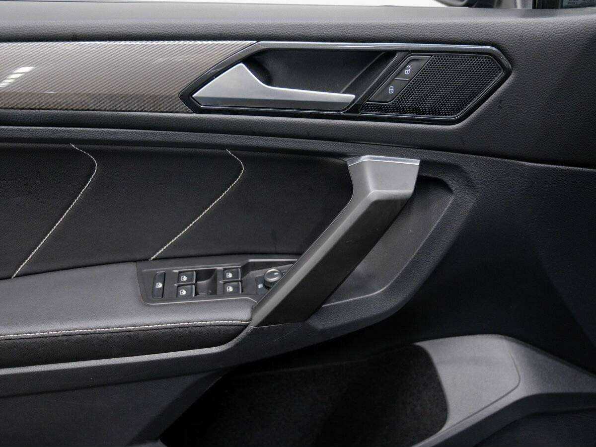 Купить Volkswagen Tiguan с пробегом. Фото: #17