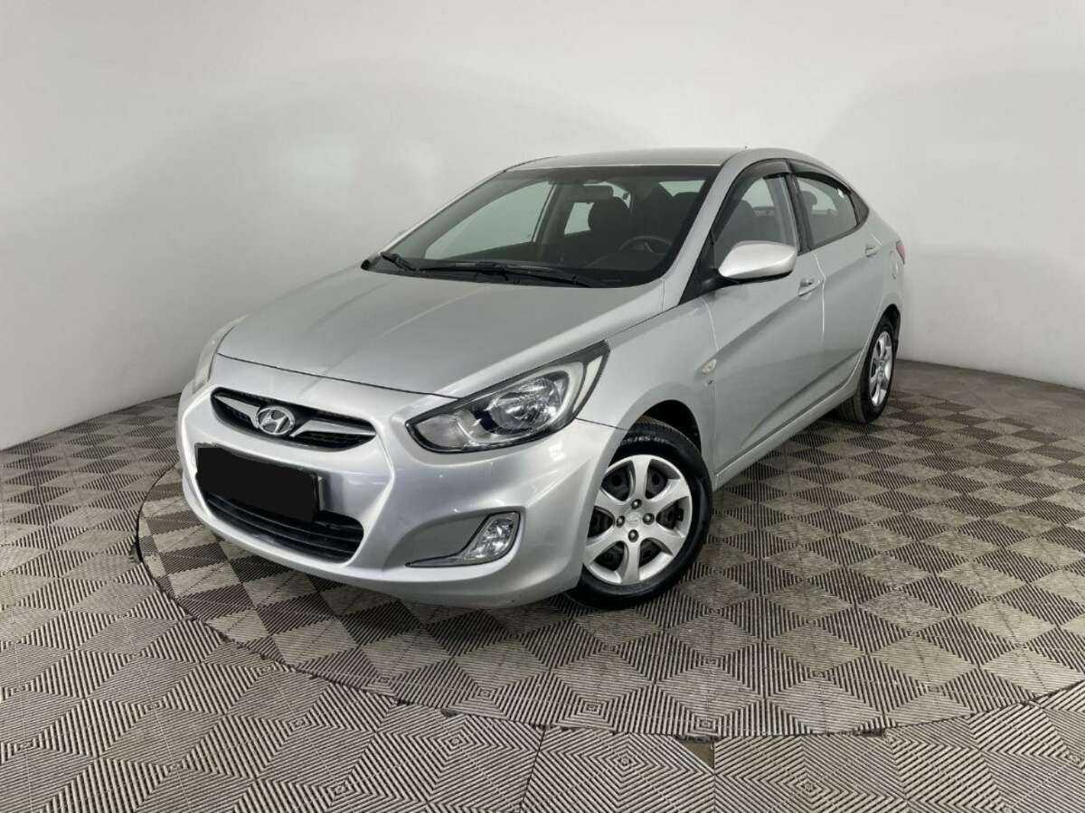 Купить Hyundai Solaris с пробегом. Фото: #0