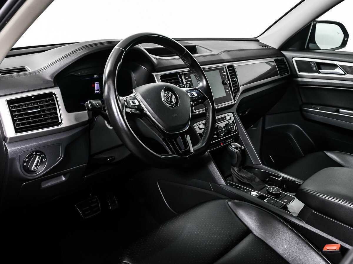 Купить Volkswagen Teramont с пробегом. Фото: #11